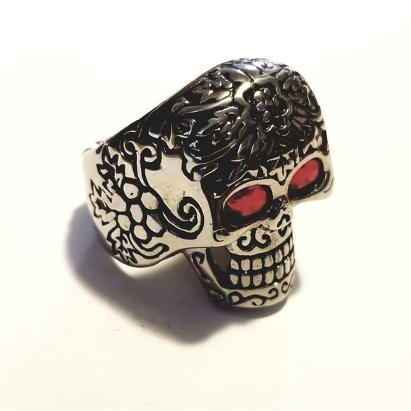 New stainless steel skull ring w/red eyes size 11 - Picture 4 of 4